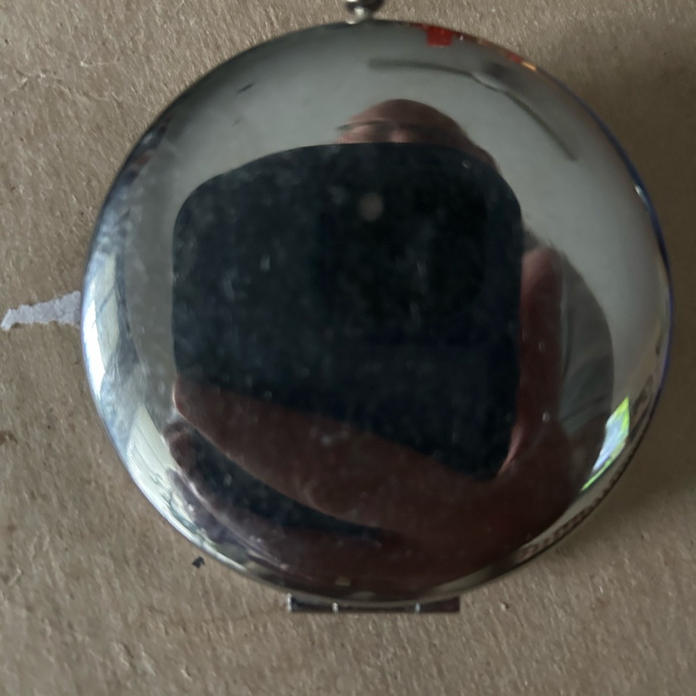 Dual Compact Mirror - Picture 4 of 5